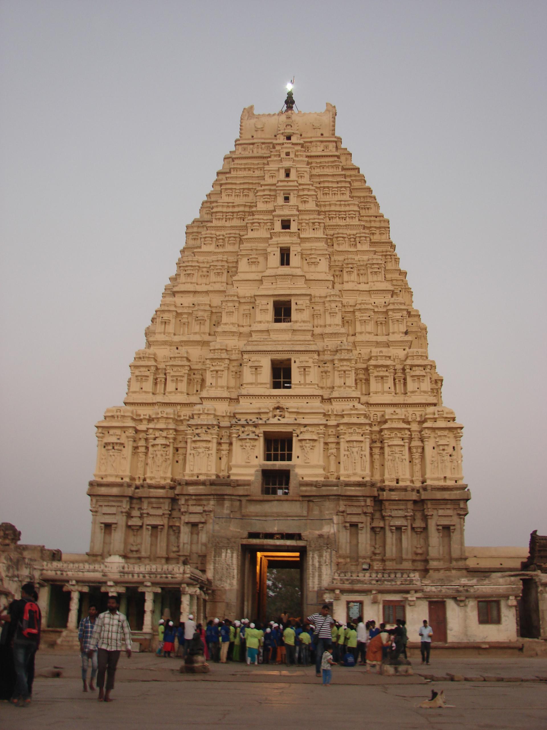 Virupaksha-Tempel und Umgebung