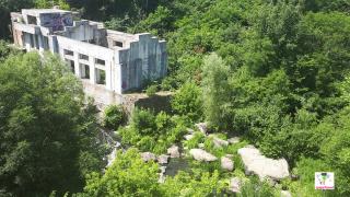 "заброшка" ГЭС - достопримечательность Букского каньона