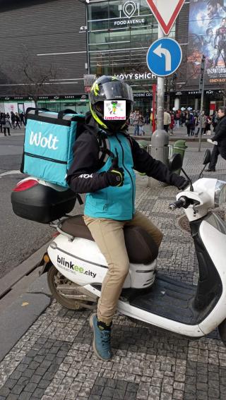 Для трудоустройства курьером в Wolt необходимо