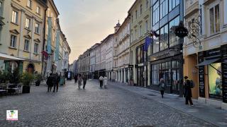 знаменитая улица Stari trg